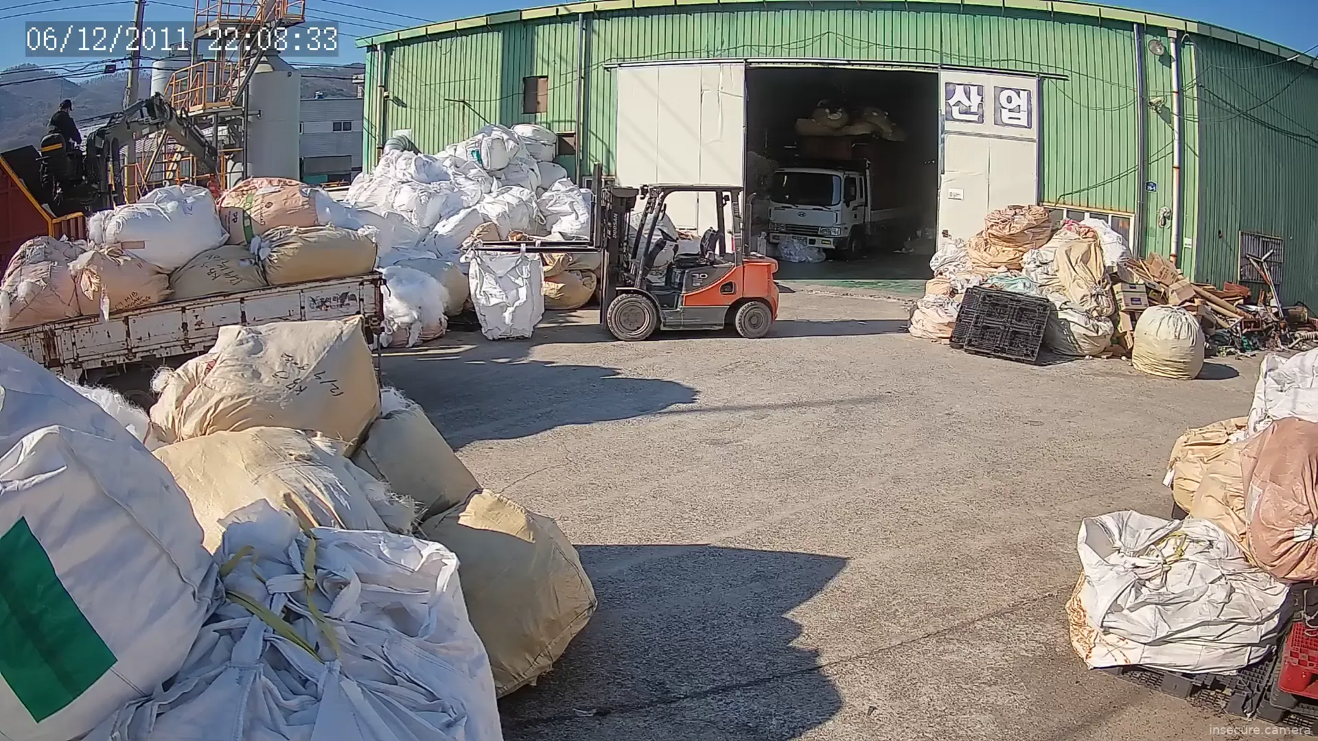 Capture from Feb 19, 2026 at 01:03 AM